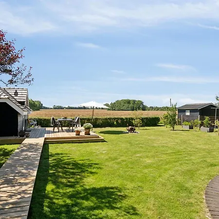 Ainikki - 200m From The Sea By Interhome *